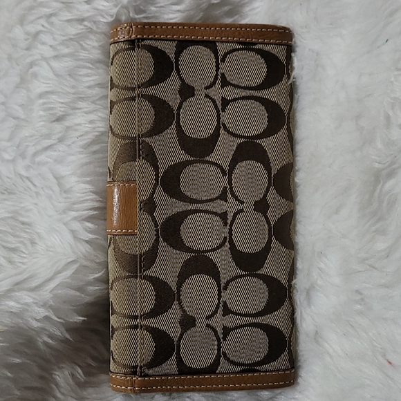Coach Long bifold Wallet In Signature Canvas - Picture 2 of 16